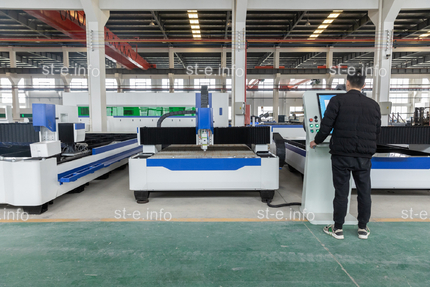ЛАЗЕРНЫЙ СТАНОК ДЛЯ РЕЗКИ МЕТАЛЛА ST-6020R (6000*2000мм) 1,5kWt RAYCUS - st-e.info - Курган
